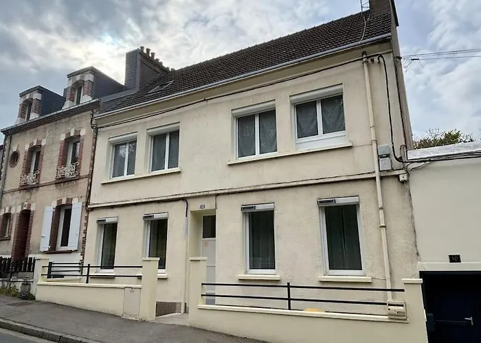 Studio Titanic Cherbourg Netflix Parking